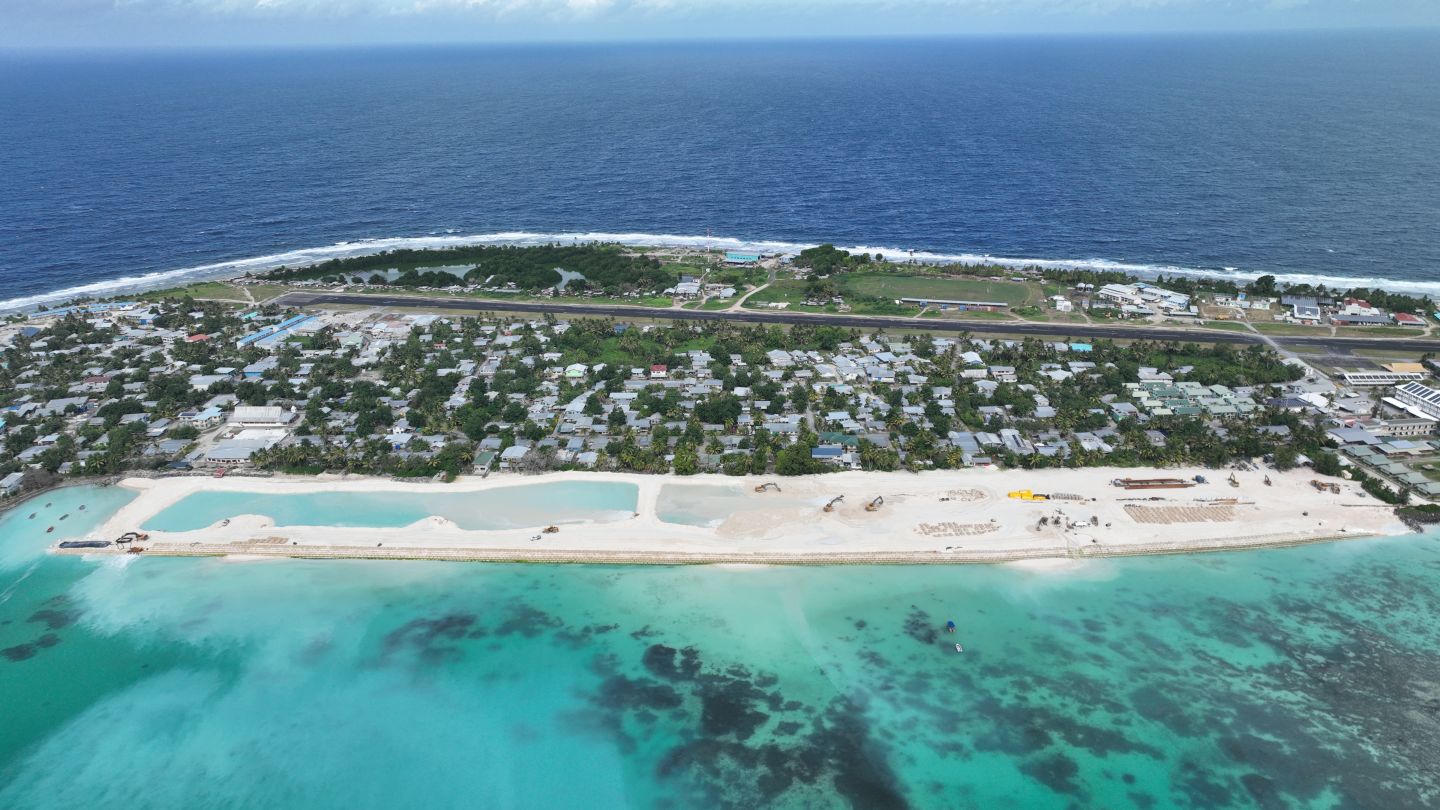Coastal adaptation for coral atolls