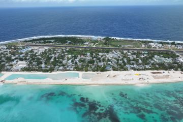 Coastal adaptation for coral atolls